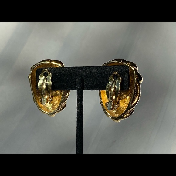 Barrera For Avon Designer Gold Tone Chunky Clip-on Earrings Vintage - Picture 8 of 16